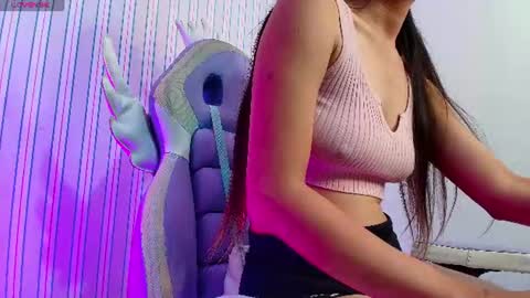 Snapshot of oana_swann chatting on July 8, 2:43 pm oana_swann online show from July 8, 2:43 pm