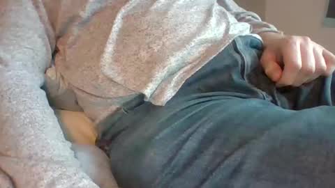 Snapshot of obedient9402 chatting on December 17, 1:49 pm obedient9402 online show from December 17, 1:49 pm