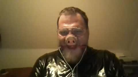 obesepervpiggy89 online show from May 7, 1:11 am