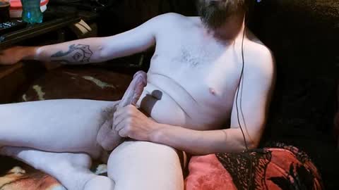 Snapshot of oblivionscaress107276 chatting on April 5, 4:09 am David J. online show from April 5, 4:09 am