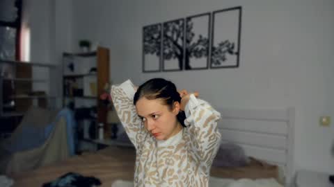 Elis online show from April 6, 4:46 am