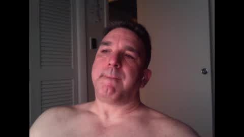 Snapshot of oceanmanx chatting on October 18, 3:42 am Ocean online show from October 18, 3:42 am