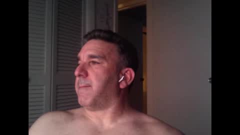 Snapshot of oceanmanx chatting on November 2, 1:52 am Ocean online show from November 2, 1:52 am