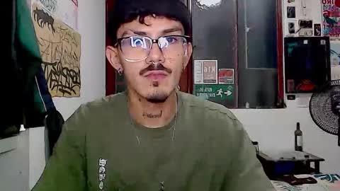 Snapshot of ocsanis69 chatting on January 13, 3:12 am Cris online show from January 13, 3:12 am