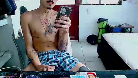 Snapshot of ocsanis69 chatting on January 13, 6:57 pm Cris online show from January 13, 6:57 pm