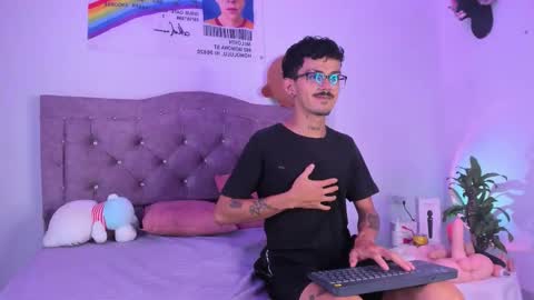 Snapshot of ocsanis69 chatting on February 20, 3:03 am Cris online show from February 20, 3:03 am