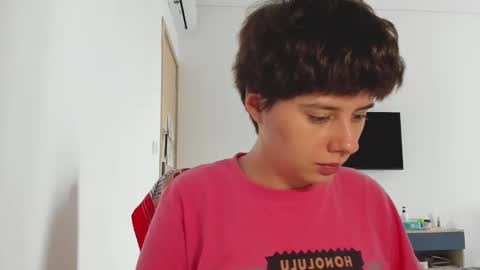 Evie online show from December 18, 5:35 am