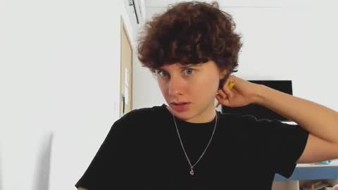 Evie online show from February 10, 5:44 am