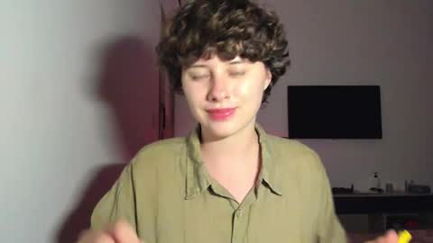 Evie online show from February 25, 1:43 pm