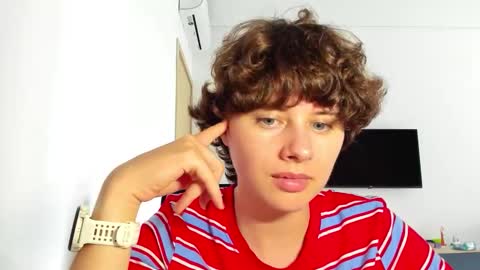 Evie online show from March 11, 7:03 am