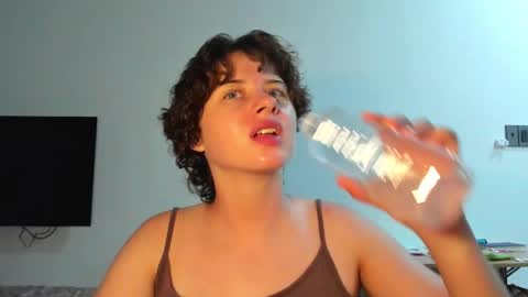 Evie online show from April 12, 2:11 pm