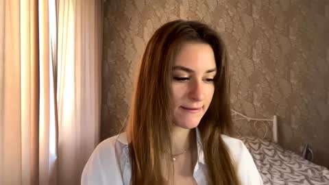 Mia online show from October 18, 8:59 am