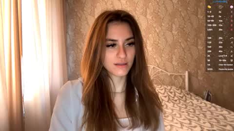 Mia online show from October 21, 9:54 am