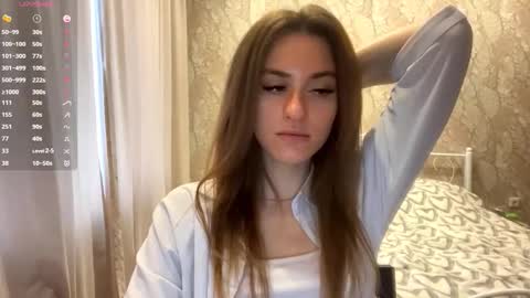 Mia online show from October 23, 9:19 am