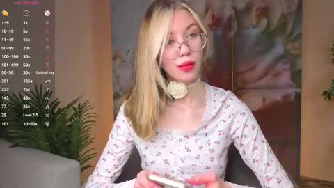 Snapshot of odelyncure chatting on February 2, 11:09 am Lynna online show from February 2, 11:09 am