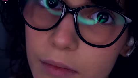 Thea online show from October 11, 7:45 pm