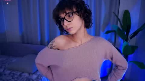 Thea online show from October 29, 7:04 pm