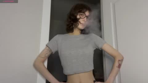 Thea online show from April 3, 4:32 am