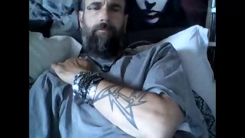 Snapshot of oedipe666 chatting on September 15, 1:11 pm oedipe666cam online show from September 15, 1:11 pm