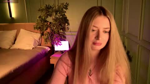 Snapshot of off_the_record_ chatting on November 29, 1:03 pm off_the_record_ online show from November 29, 1:03 pm