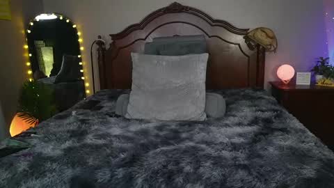 Snapshot of oh_lovely_girl chatting on September 19, 10:49 am Gray online show from September 19, 10:49 am