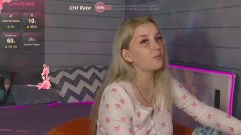 oh_my_julia online show from September 19, 1:23 pm