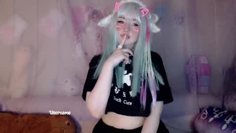Snapshot of oh_pichuu chatting on December 2, 12:19 am Milly online show from December 2, 12:19 am