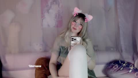 Snapshot of oh_pichuu chatting on February 1, 5:58 pm Milly online show from February 1, 5:58 pm