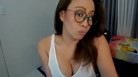 kaley online show from February 12, 1:09 am