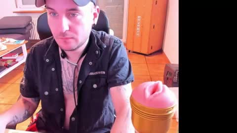 Snapshot of ohihoe92 chatting on April 27, 12:47 pm Chris online show from April 27, 12:47 pm