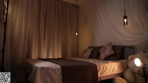 Claire online show from November 8, 4:40 pm