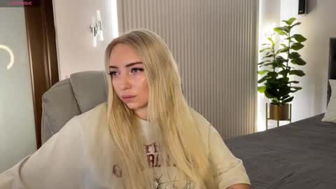 Emma online show from November 17, 1:55 am