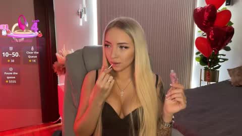 Emma online show from February 19, 1:01 am