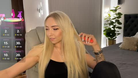 Emma online show from April 6, 1:14 am