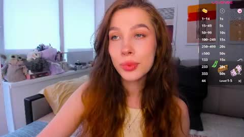 Snapshot of ohmymiami_ chatting on July 4, 2:45 pm Light online show from July 4, 2:45 pm