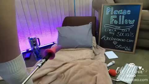 oholiviaxoxo online show from February 19, 1:07 pm