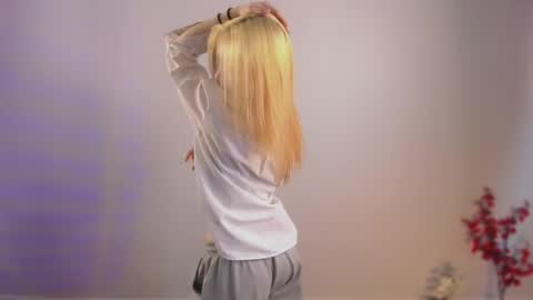 Emi and Ohpi online show from March 24, 1:27 pm