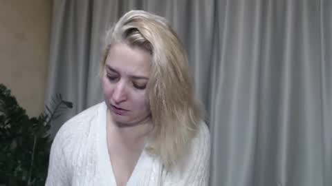 Snapshot of ohsweetiren chatting on October 10, 7:51 am Iren online show from October 10, 7:51 am