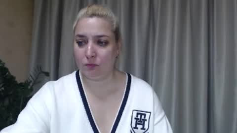 Snapshot of ohsweetiren chatting on October 13, 6:24 am Iren online show from October 13, 6:24 am