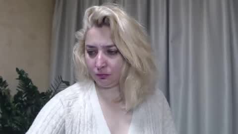 Snapshot of ohsweetiren chatting on October 16, 4:57 am Iren online show from October 16, 4:57 am