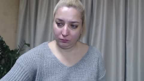 Snapshot of ohsweetiren chatting on October 22, 6:46 am Iren online show from October 22, 6:46 am