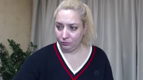 Snapshot of ohsweetiren chatting on November 15, 7:38 am Iren online show from November 15, 7:38 am