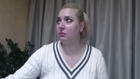 Snapshot of ohsweetiren chatting on November 23, 6:46 am Iren online show from November 23, 6:46 am