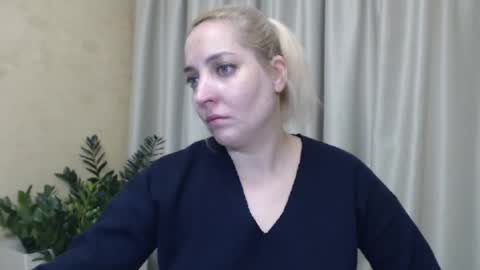 Mari online show from December 10, 3:55 pm