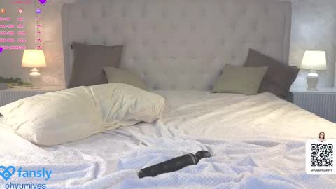 Snapshot of ohyumiyes chatting on February 19, 9:58 pm Yumi online show from February 19, 9:58 pm