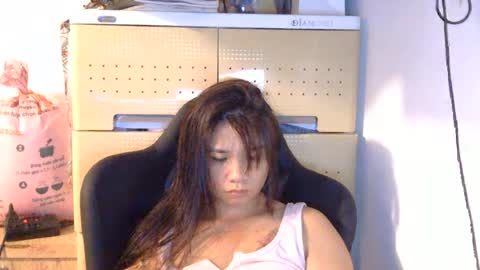 oinjer09 online show from June 18, 2:12 am