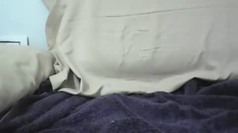 Snapshot of ok1ok1kk1 chatting on April 8, 11:37 pm lovee online show from April 8, 11:37 pm