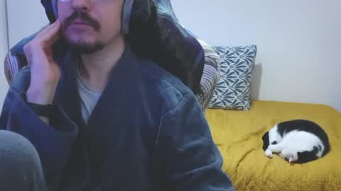 okako online show from April 7, 11:43 am