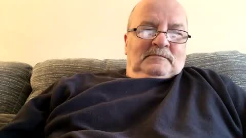 Snapshot of old_fkr chatting on December 10, 10:28 am old_fkr online show from December 10, 10:28 am