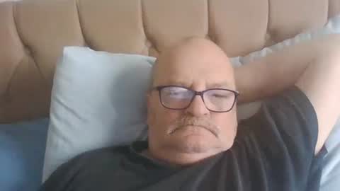 Snapshot of old_fkr chatting on December 11, 9:52 am old_fkr online show from December 11, 9:52 am